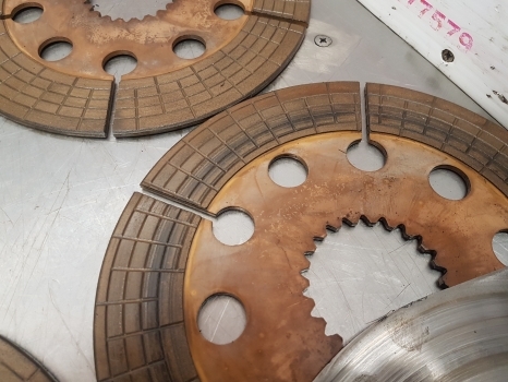 Ford 8430 10, 600, 40,ts Series, Brake Discs Kit E9nn2a097ba, E9nn2n315cb - Bremsscheibe für Traktor: das Bild 5 Ford 8430 10, 600, 40,ts Series, Brake Discs Kit E9nn2a097ba, E9nn2n315cb - Bremsscheibe für Traktor: das Bild 5