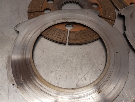 Ford 8430 10, 600, 40,ts Series, Brake Discs Kit E9nn2a097ba, E9nn2n315cb - Bremsscheibe für Traktor: das Bild 2 Ford 8430 10, 600, 40,ts Series, Brake Discs Kit E9nn2a097ba, E9nn2n315cb - Bremsscheibe für Traktor: das Bild 2