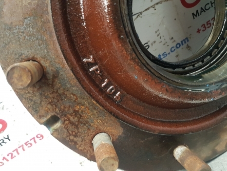 Ford 8530, 8630, Tw15, Tw5 Front Axle Hub Bolt Plate Zp4472354239, 1054472473 - Radnabe/-lagerung für Traktor: das Bild 1 Ford 8530, 8630, Tw15, Tw5 Front Axle Hub Bolt Plate Zp4472354239, 1054472473 - Radnabe/-lagerung für Traktor: das Bild 1