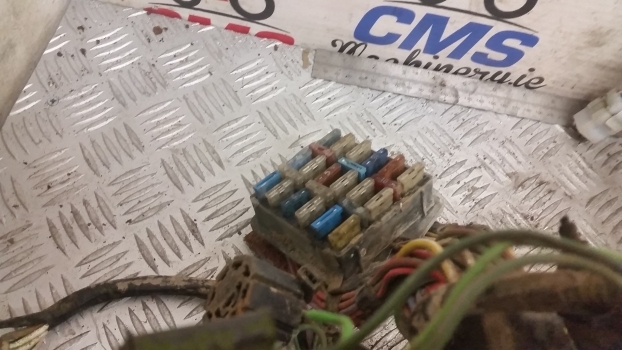 Ford Digger, Backhoe Loader 655, 550, 555 Fuse Box With Cab Electrical Wiring - Kabel/ Kabelbaum für Baggerlader: das Bild 3 Ford Digger, Backhoe Loader 655, 550, 555 Fuse Box With Cab Electrical Wiring - Kabel/ Kabelbaum für Baggerlader: das Bild 3