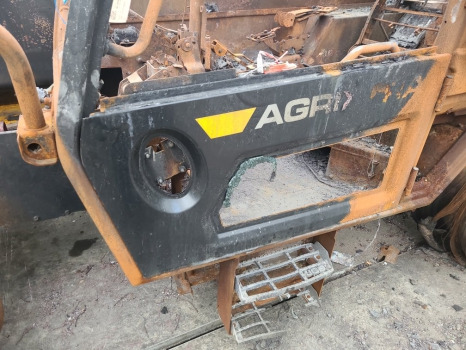 Jcb 542-70 Ag Cab Door Frame Lower 402/s3035 - Tür und Teile: das Bild 2 Jcb 542-70 Ag Cab Door Frame Lower 402/s3035 - Tür und Teile: das Bild 2
