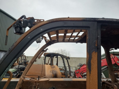 Jcb 542-70 Ag Cab Door Frame Upper 402/s2934 - Tür und Teile: das Bild 4 Jcb 542-70 Ag Cab Door Frame Upper 402/s2934 - Tür und Teile: das Bild 4