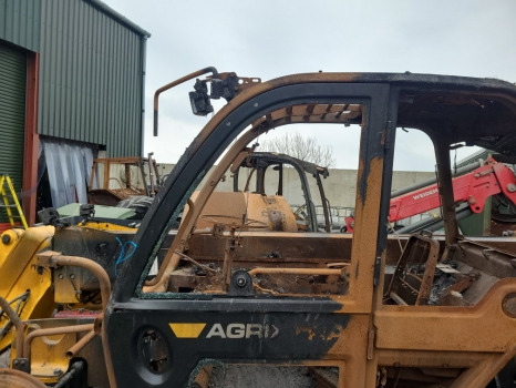 Jcb 542-70 Ag Cab Door Frame Upper 402/s2934 - Tür und Teile: das Bild 1 Jcb 542-70 Ag Cab Door Frame Upper 402/s2934 - Tür und Teile: das Bild 1