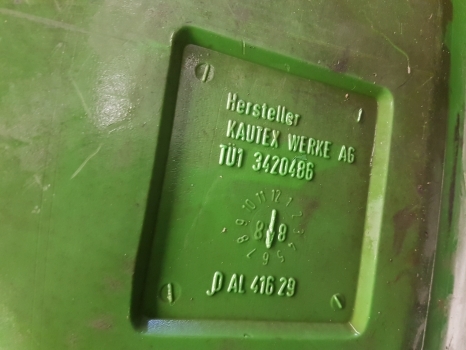 John Deere 3350, 2955, 3050, 3150 Fuel Tank Original Al59759, Al41629 - Kraftstofftank für Traktor: das Bild 4 John Deere 3350, 2955, 3050, 3150 Fuel Tank Original Al59759, Al41629 - Kraftstofftank für Traktor: das Bild 4