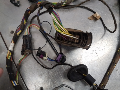 John Deere 6115m, 6m Series, Cab Roof Wiring Loom Al211619, Al211756 - Kabel/ Kabelbaum: das Bild 5 John Deere 6115m, 6m Series, Cab Roof Wiring Loom Al211619, Al211756 - Kabel/ Kabelbaum: das Bild 5