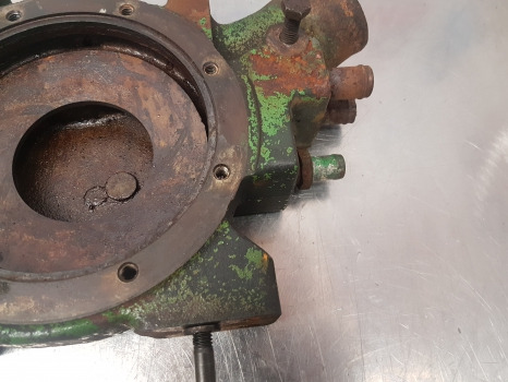John Deere 6200, 6400, 6300, 7700, 7800 Water Pump Housing R102849 - Kühlmittelpumpe für Landmaschine: das Bild 4 John Deere 6200, 6400, 6300, 7700, 7800 Water Pump Housing R102849 - Kühlmittelpumpe für Landmaschine: das Bild 4