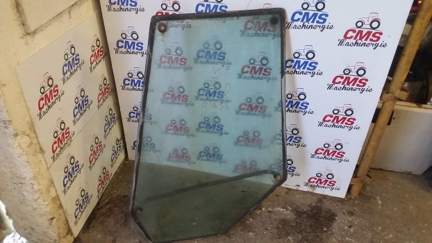 Massey Ferguson 699, Landini Cab Door Glass Rhs Lhs 3301841m3 , 3301845m3. - Tür und Teile für Traktor: das Bild 1 Massey Ferguson 699, Landini Cab Door Glass Rhs Lhs 3301841m3 , 3301845m3. - Tür und Teile für Traktor: das Bild 1