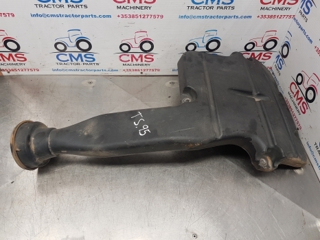 New Holland T5.95, T5.95, Luxxum 110 Engine Air Cleaner Duct 47496202 - Luftansaugsystem für Traktor: das Bild 1 New Holland T5.95, T5.95, Luxxum 110 Engine Air Cleaner Duct 47496202 - Luftansaugsystem für Traktor: das Bild 1