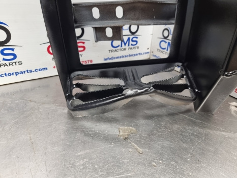 New Holland T6.145, T6, Case Maxxum, Cab Footstep, Step Lhs 47996639 - Trittbrett: das Bild 5 New Holland T6.145, T6, Case Maxxum, Cab Footstep, Step Lhs 47996639 - Trittbrett: das Bild 5