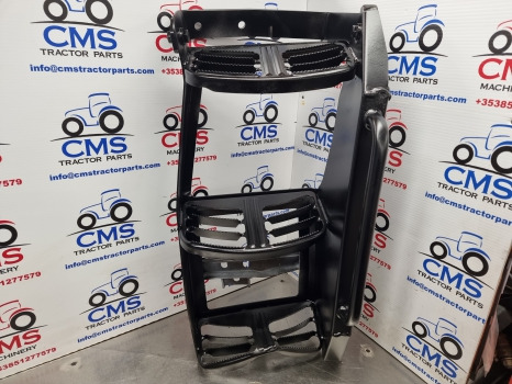 New Holland T6.145, T6, Case Maxxum, Cab Footstep, Step Lhs 47996639 - Trittbrett: das Bild 1 New Holland T6.145, T6, Case Maxxum, Cab Footstep, Step Lhs 47996639 - Trittbrett: das Bild 1