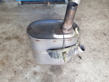 New Holland T7.200, Case Puma 130, 145 Catalytic Silencer, Muffler 84396513 - Schalldämpfer für Traktor: das Bild 1 New Holland T7.200, Case Puma 130, 145 Catalytic Silencer, Muffler 84396513 - Schalldämpfer für Traktor: das Bild 1