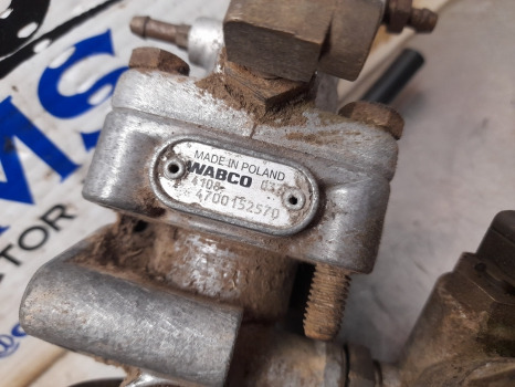 New Holland T7 Case Puma Ser T7030 Air Trailer Brake Valve 4700152570, 82030571 - Bremsventil für Landmaschine: das Bild 4 New Holland T7 Case Puma Ser T7030 Air Trailer Brake Valve 4700152570, 82030571 - Bremsventil für Landmaschine: das Bild 4