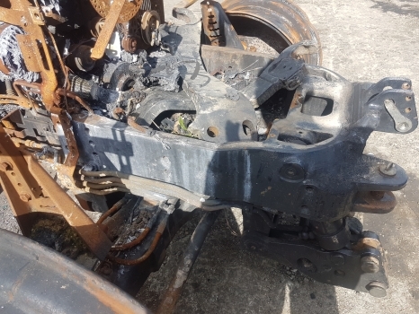 New Holland T7, T6000 Series T7.225 Front Axle Support, Bolster 84380306 - Vorderachse für Traktor: das Bild 1 New Holland T7, T6000 Series T7.225 Front Axle Support, Bolster 84380306 - Vorderachse für Traktor: das Bild 1