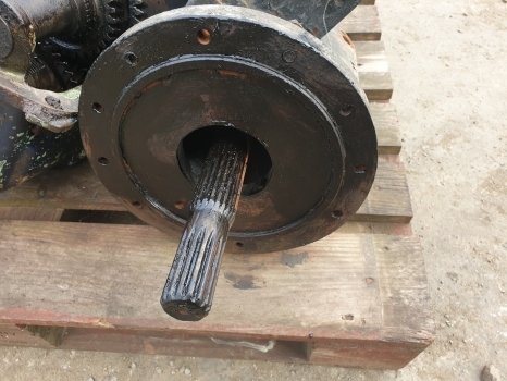 New Holland Td5.105, 110, 115 Rear Half Axle Lhs 84480379, 84401116, 84480588 - Hinterachse für Traktor: das Bild 4 New Holland Td5.105, 110, 115 Rear Half Axle Lhs 84480379, 84401116, 84480588 - Hinterachse für Traktor: das Bild 4