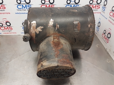 New Holland Tm 190, Tm175, Case Mxm 175, Mxm190 Air Cleaner Filter Box 82017424 - Luftfilter für Traktor: das Bild 1 New Holland Tm 190, Tm175, Case Mxm 175, Mxm190 Air Cleaner Filter Box 82017424 - Luftfilter für Traktor: das Bild 1