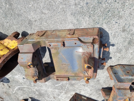 New Holland Ts110, Ts90, Ts Series, Front Axle Support 82014323, 82015000 - Vorderachse: das Bild 2 New Holland Ts110, Ts90, Ts Series, Front Axle Support 82014323, 82015000 - Vorderachse: das Bild 2
