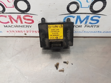 New Holland Ts115a Case Mxu100, 110 Worklamp Ecu 82022885, 47571856 - Steuergerät für Traktor: das Bild 5 New Holland Ts115a Case Mxu100, 110 Worklamp Ecu 82022885, 47571856 - Steuergerät für Traktor: das Bild 5
