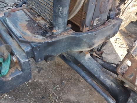 New Holland Tsa Case Mxu Series Ts115a Delta Front Axle Support Bolster 82030986 - Vorderachse für Traktor: das Bild 1 New Holland Tsa Case Mxu Series Ts115a Delta Front Axle Support Bolster 82030986 - Vorderachse für Traktor: das Bild 1