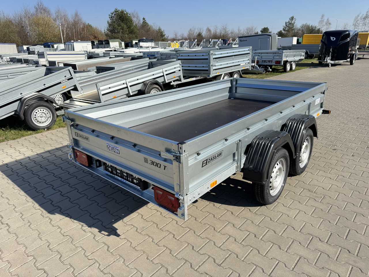 ZASŁAW 300T - przyczepa skrzyniowa 2 osie / 750kg - PKW Anhänger: das Bild 4 ZASŁAW 300T - przyczepa skrzyniowa 2 osie / 750kg - PKW Anhänger: das Bild 4