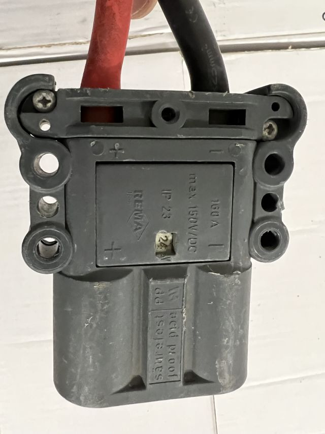 Hawker CC210X | Life Tech 24V49A sn. PBA106082 160A Rema battery connector Life Tech 24V49A sn. PBA106082 160A Rema battery connector - Batterie für Flurförderzeug: das Bild 5 Hawker CC210X | Life Tech 24V49A sn. PBA106082 160A Rema battery connector Life Tech 24V49A sn. PBA106082 160A Rema battery connector - Batterie für Flurförderzeug: das Bild 5