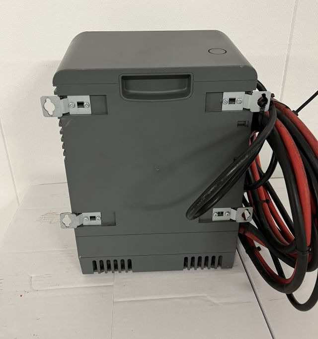 Hawker CC210X | Life Tech 24V49A sn. PBA106082 160A Rema battery connector Life Tech 24V49A sn. PBA106082 160A Rema battery connector - Batterie für Flurförderzeug: das Bild 2 Hawker CC210X | Life Tech 24V49A sn. PBA106082 160A Rema battery connector Life Tech 24V49A sn. PBA106082 160A Rema battery connector - Batterie für Flurförderzeug: das Bild 2