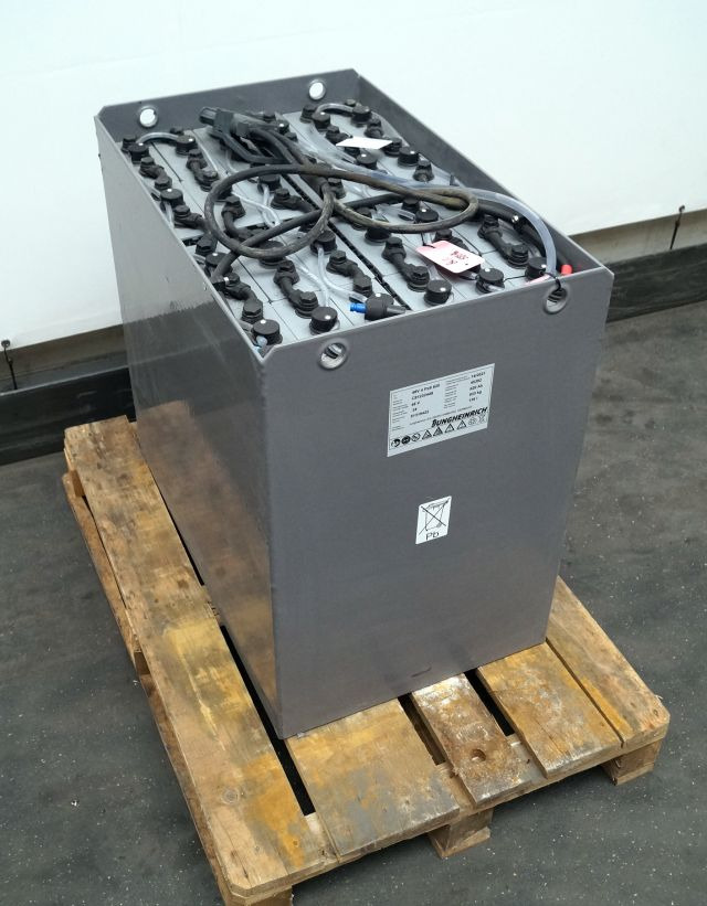 Jungheinrich unknown | Battery 48V620Ah 48 4PZS620 year 4/2021 933 kg dimension Battery 48V620Ah 48 4PZS620 year 4/2021 933 kg dimensions 83,5x52,5x78,5cm sn. C8122448 - Batterie für Flurförderzeug: das Bild 1 Jungheinrich unknown | Battery 48V620Ah 48 4PZS620 year 4/2021 933 kg dimension Battery 48V620Ah 48 4PZS620 year 4/2021 933 kg dimensions 83,5x52,5x78,5cm sn. C8122448 - Batterie für Flurförderzeug: das Bild 1