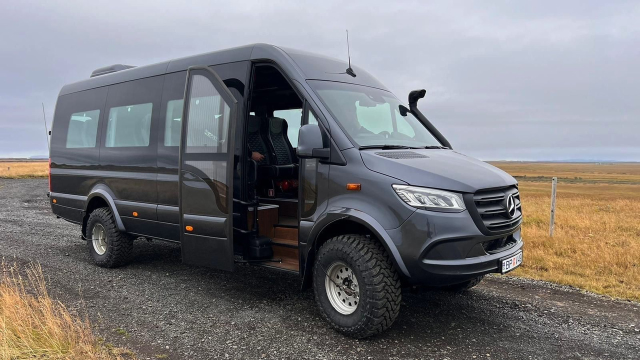 Mercedes-Benz Sprinter 519 AWD 4x4 TOURIST / 21 to 24 Seats - Kleinbus, Personentransporter: das Bild 3 Mercedes-Benz Sprinter 519 AWD 4x4 TOURIST / 21 to 24 Seats - Kleinbus, Personentransporter: das Bild 3