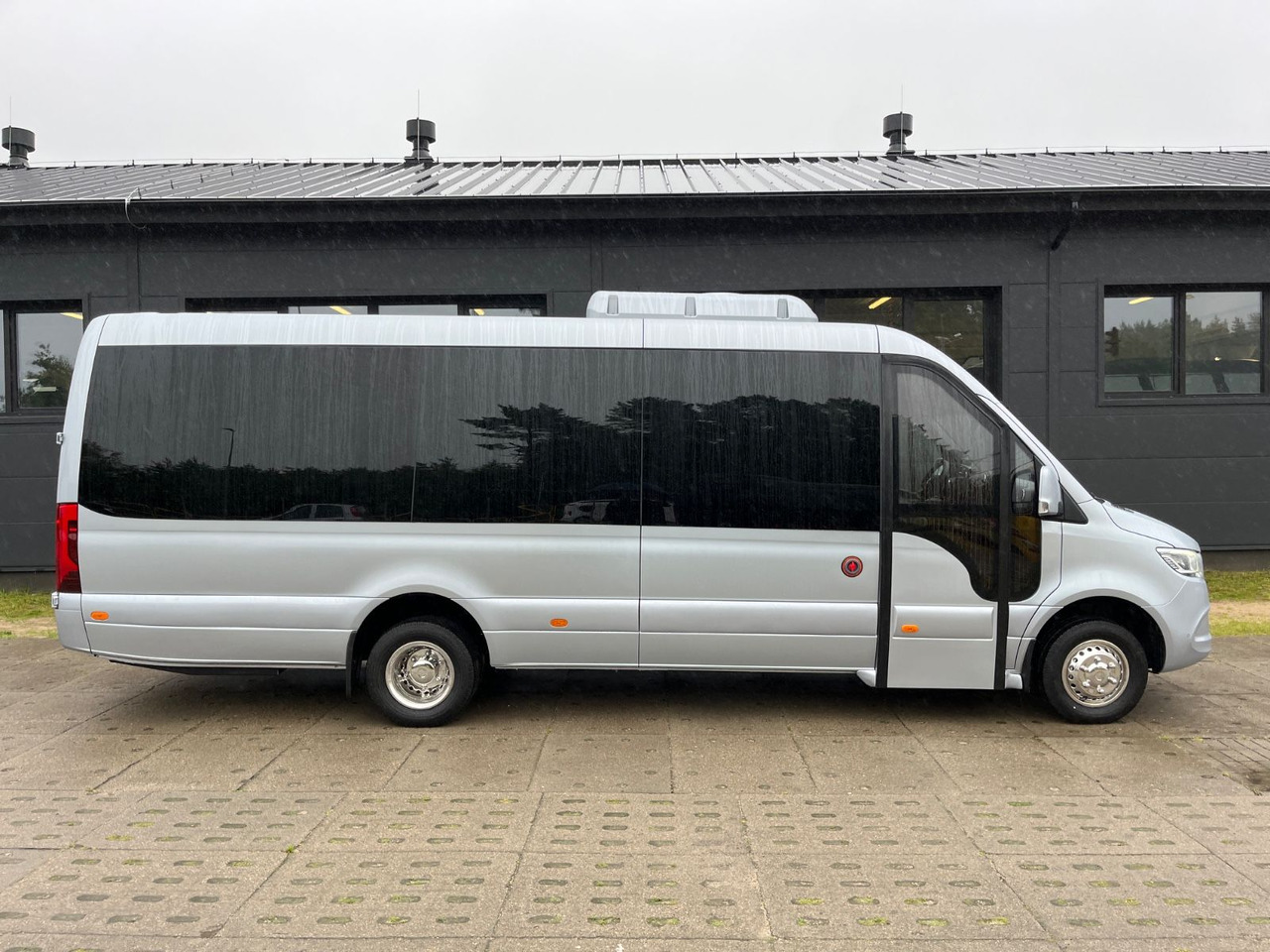 Mercedes-Benz Sprinter 519 TRANSFER XL / 22+1+1 / ON STOCK!!! Mercedes-Benz Sprinter 519 TOURIST XL/ 21-24 Seats/ IN STOCK! - Kleinbus, Personentransporter: das Bild 4 Mercedes-Benz Sprinter 519 TRANSFER XL / 22+1+1 / ON STOCK!!! Mercedes-Benz Sprinter 519 TOURIST XL/ 21-24 Seats/ IN STOCK! - Kleinbus, Personentransporter: das Bild 4