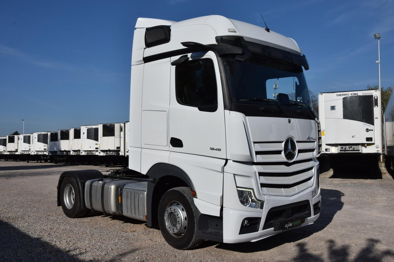 Mercedes-Benz Actros 5 1845 BigSpace Max tanks - Sattelzugmaschine: das Bild 3 Mercedes-Benz Actros 5 1845 BigSpace Max tanks - Sattelzugmaschine: das Bild 3