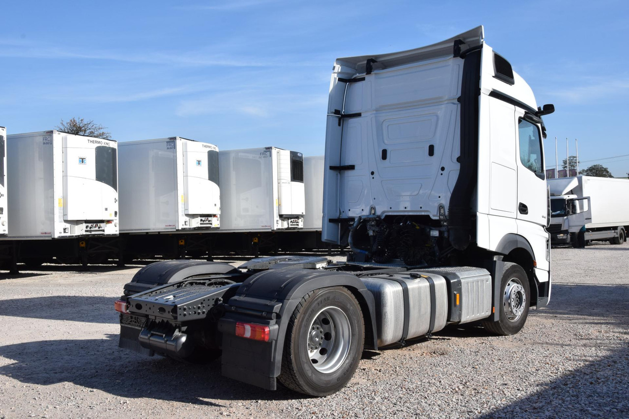 Mercedes-Benz Actros 5 1845 BigSpace Max tanks - Sattelzugmaschine: das Bild 4 Mercedes-Benz Actros 5 1845 BigSpace Max tanks - Sattelzugmaschine: das Bild 4