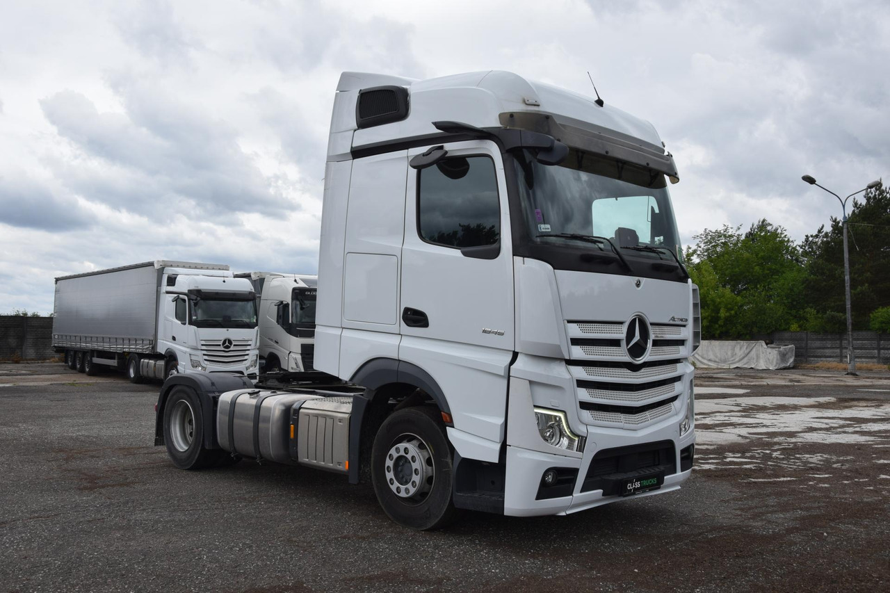 Mercedes-Benz Actros 5 1845 BigSpace Max tanks - Sattelzugmaschine: das Bild 3 Mercedes-Benz Actros 5 1845 BigSpace Max tanks - Sattelzugmaschine: das Bild 3