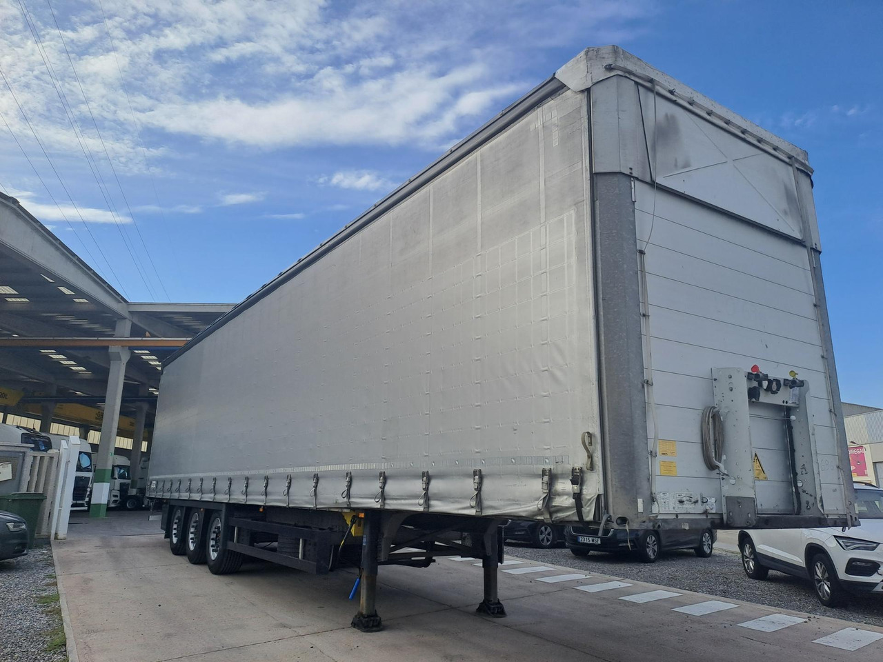 Schmitz Cargobull SCS24/L Varios - Planenauflieger: das Bild 3 Schmitz Cargobull SCS24/L Varios - Planenauflieger: das Bild 3