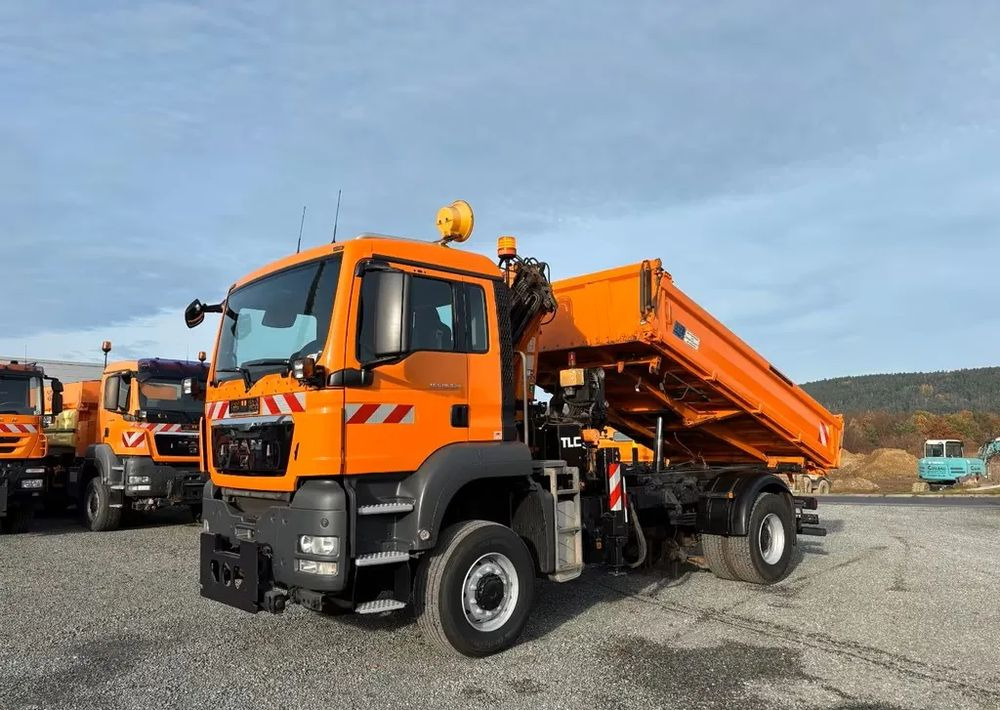 MAN TGS 18.320/ 4x4 / Euro4 /Wywrotka trójstronna Meiller +Kran Atlas TLC 82.2 +sterowanie radiowe – Przystosowany do pracy zimą — odśnieżanie, posypywanie, pług - Kipper: das Bild 2 MAN TGS 18.320/ 4x4 / Euro4 /Wywrotka trójstronna Meiller +Kran Atlas TLC 82.2 +sterowanie radiowe – Przystosowany do pracy zimą — odśnieżanie, posypywanie, pług - Kipper: das Bild 2