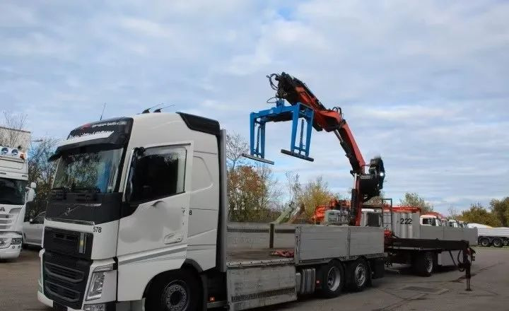 Volvo FH500 6x2 | Platforma z HDS Fassi F215A7 - Sterowanie radiowe | Euro 6 | Automatyczna skrzynia | 390 000 km - Pritsche LKW, Autokran: das Bild 5 Volvo FH500 6x2 | Platforma z HDS Fassi F215A7 - Sterowanie radiowe | Euro 6 | Automatyczna skrzynia | 390 000 km - Pritsche LKW, Autokran: das Bild 5