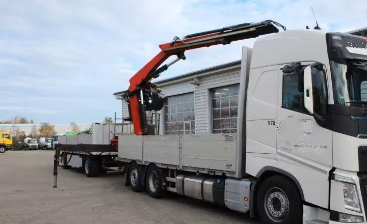 Volvo FH500 6x2 | Platforma z HDS Fassi F215A7 - Sterowanie radiowe | Euro 6 | Automatyczna skrzynia | 390 000 km - Pritsche LKW, Autokran: das Bild 2 Volvo FH500 6x2 | Platforma z HDS Fassi F215A7 - Sterowanie radiowe | Euro 6 | Automatyczna skrzynia | 390 000 km - Pritsche LKW, Autokran: das Bild 2