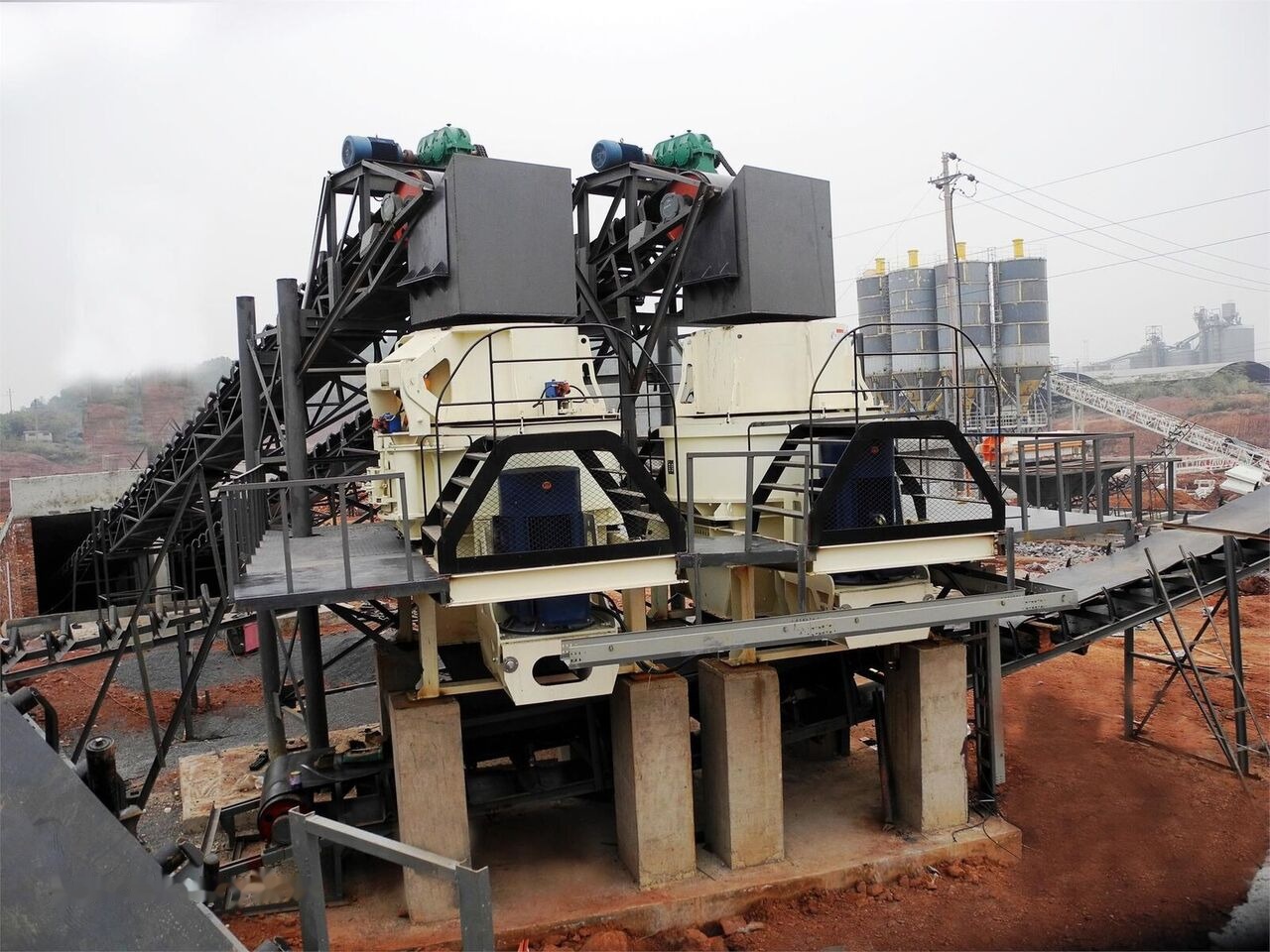 Kinglink 250TPH Granite/Basalt/Riverstone Crushing Plant - Brecher: das Bild 4 Kinglink 250TPH Granite/Basalt/Riverstone Crushing Plant - Brecher: das Bild 4
