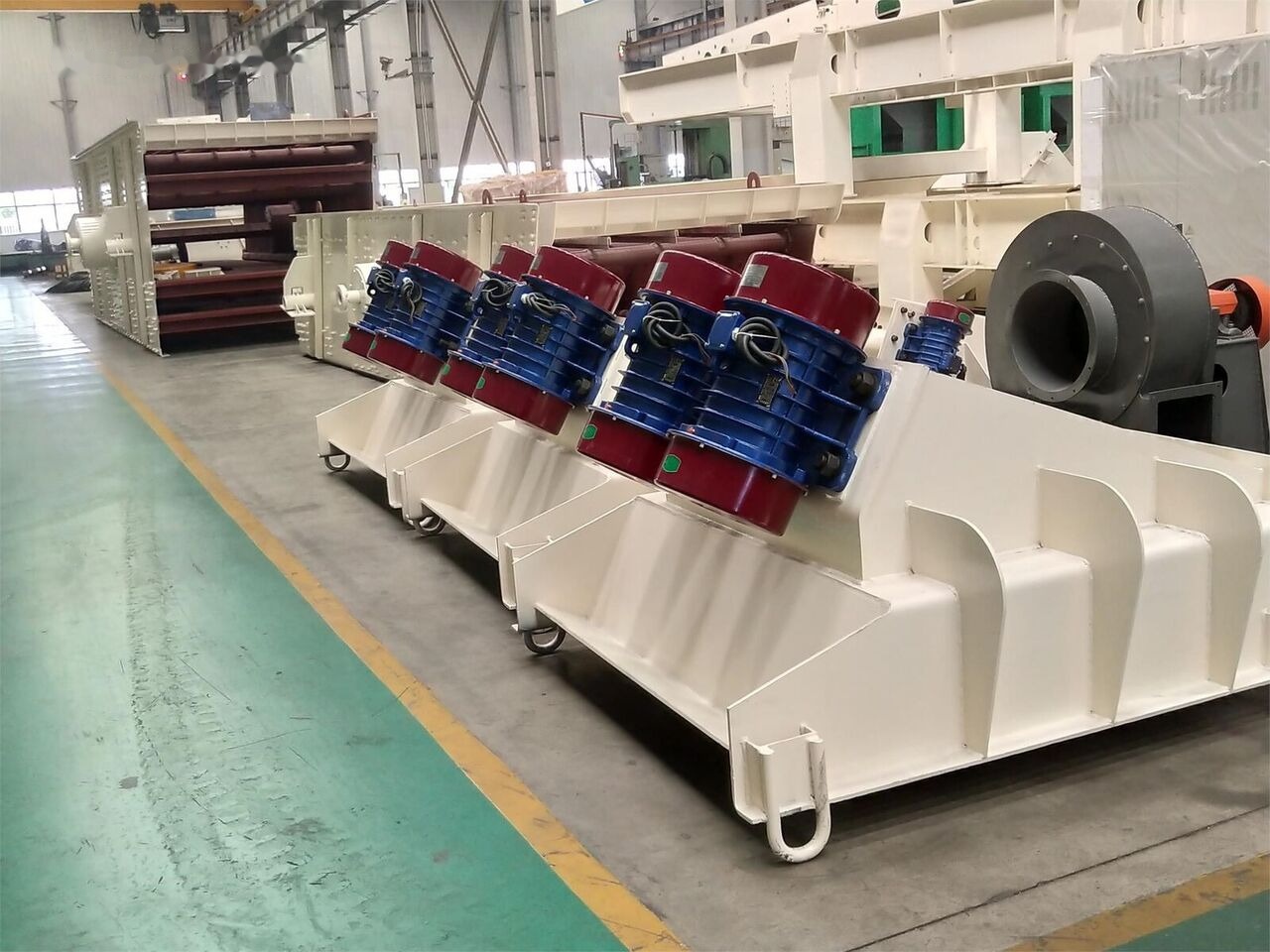 Kinglink Transit Hopper Pan Vibrating feeder GZG1012 - Bergbaumaschine: das Bild 3 Kinglink Transit Hopper Pan Vibrating feeder GZG1012 - Bergbaumaschine: das Bild 3