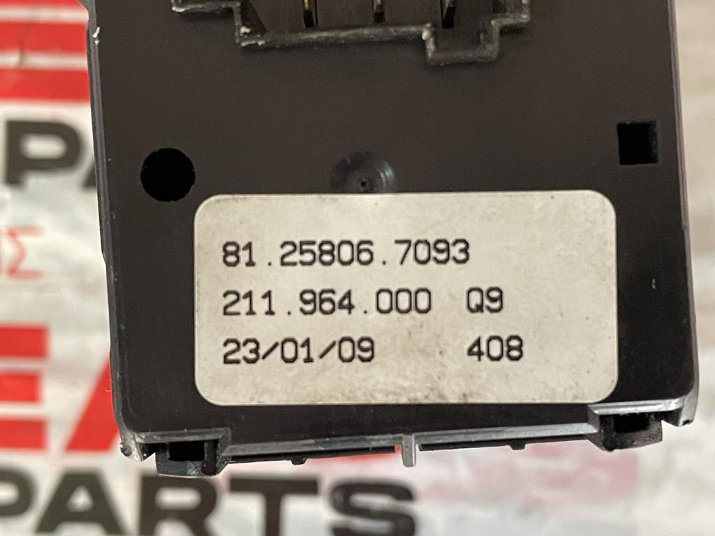 MAN TGX DRIVER'S WINDOW SWITCH - 81.25806.7093 - Elektrische Ausrüstung für LKW: das Bild 3 MAN TGX DRIVER'S WINDOW SWITCH - 81.25806.7093 - Elektrische Ausrüstung für LKW: das Bild 3