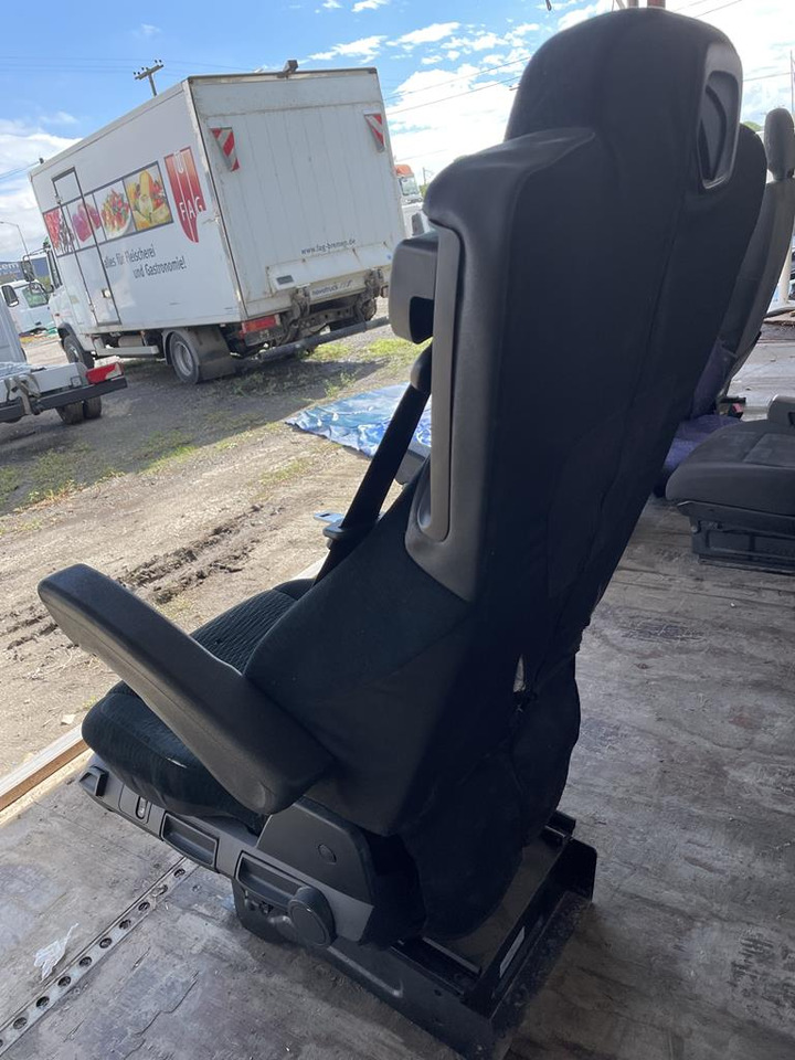MERCEDES-BENZ ACTROS MP4 AIR DRIVER SEAT - Sitz für LKW: das Bild 5 MERCEDES-BENZ ACTROS MP4 AIR DRIVER SEAT - Sitz für LKW: das Bild 5