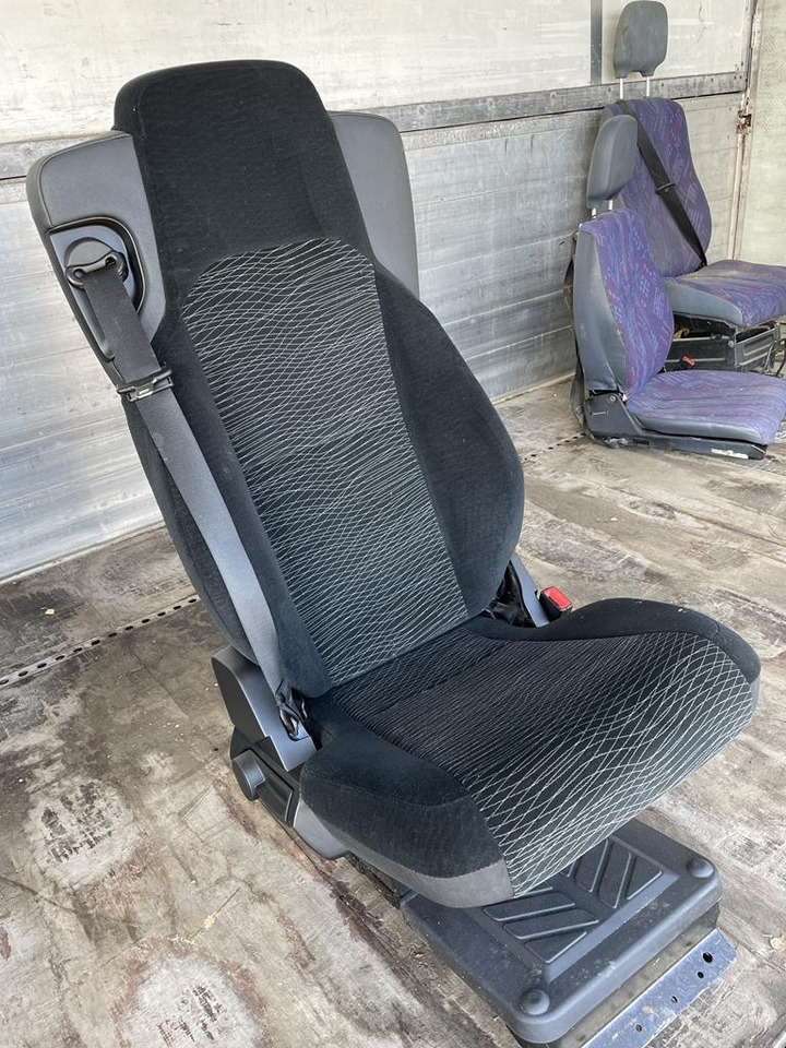 MERCEDES-BENZ ACTROS MP4 - PASSENGER - Sitz für LKW: das Bild 2 MERCEDES-BENZ ACTROS MP4 - PASSENGER - Sitz für LKW: das Bild 2