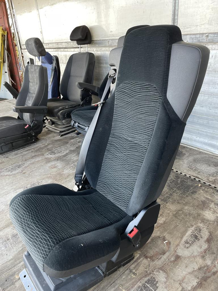MERCEDES-BENZ ACTROS MP4 - PASSENGER - Sitz für LKW: das Bild 1 MERCEDES-BENZ ACTROS MP4 - PASSENGER - Sitz für LKW: das Bild 1