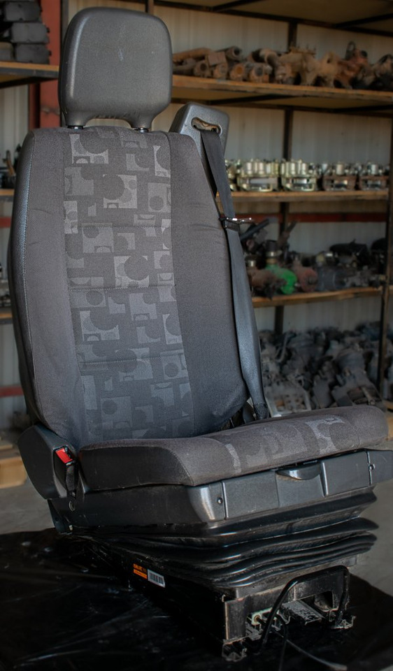 MERCEDES-BENZ ATEGO II AIR DRIVER SEAT - Sitz für LKW: das Bild 4 MERCEDES-BENZ ATEGO II AIR DRIVER SEAT - Sitz für LKW: das Bild 4