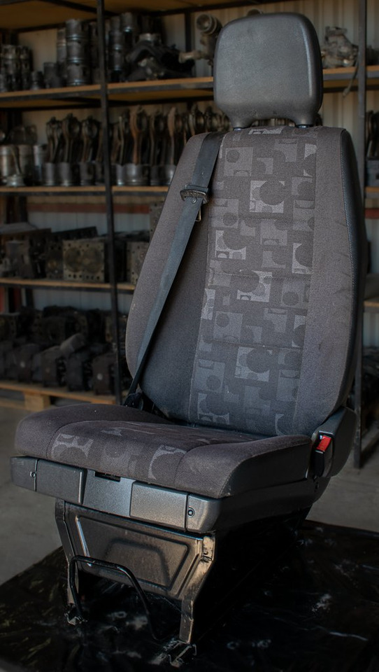 MERCEDES-BENZ ATEGO II - PASSENGER - Sitz für LKW: das Bild 2 MERCEDES-BENZ ATEGO II - PASSENGER - Sitz für LKW: das Bild 2