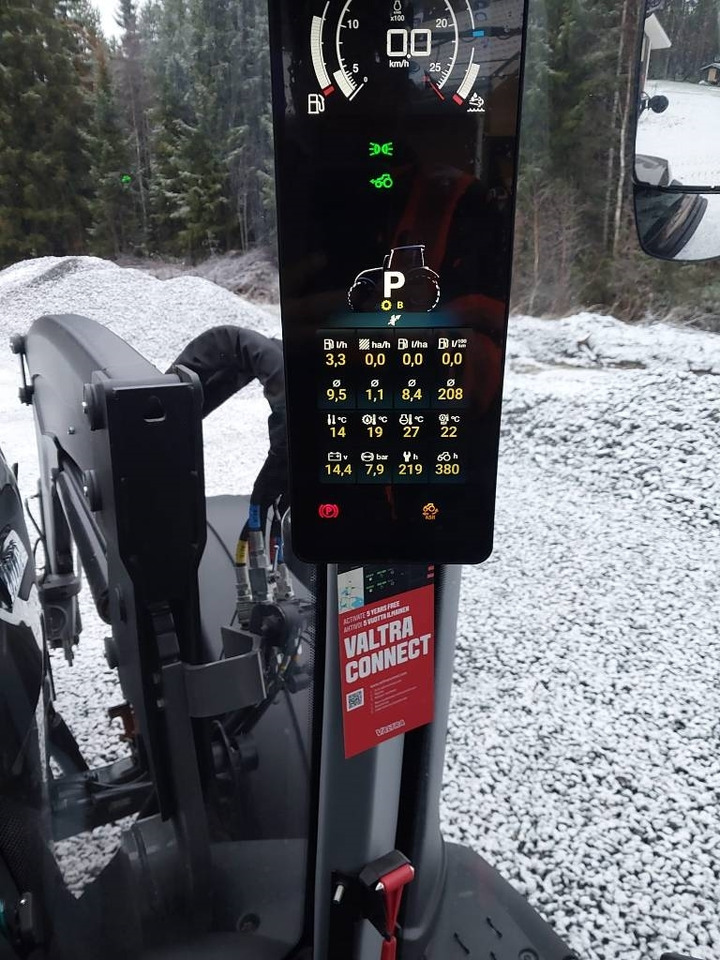 Traktor Valtra T 235: das Bild 7