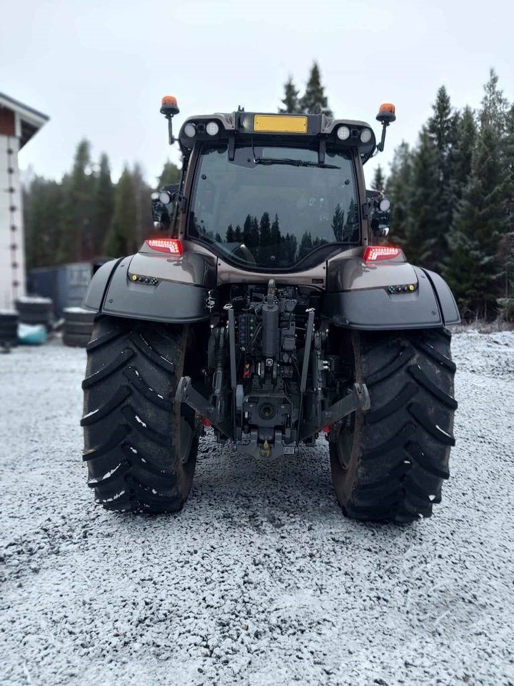Valtra T 235 - Traktor: das Bild 4 Valtra T 235 - Traktor: das Bild 4