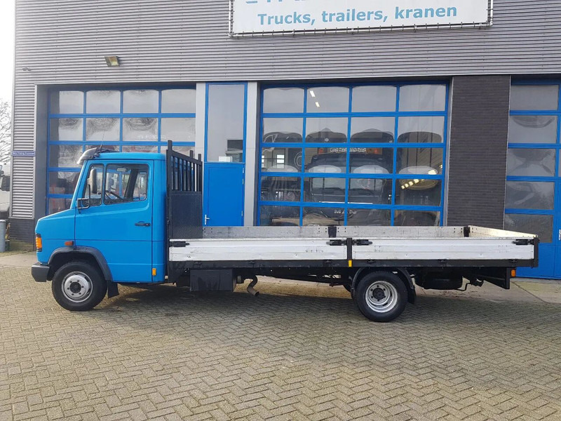 Mercedes-Benz 611 D Open laadbak Manual - Pritsche LKW: das Bild 3 Mercedes-Benz 611 D Open laadbak Manual - Pritsche LKW: das Bild 3