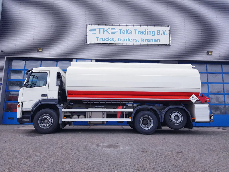 Volvo FM 9.340 Fuel 21.400 Liter 3 Comp Euro 3 - Tankwagen: das Bild 3 Volvo FM 9.340 Fuel 21.400 Liter 3 Comp Euro 3 - Tankwagen: das Bild 3