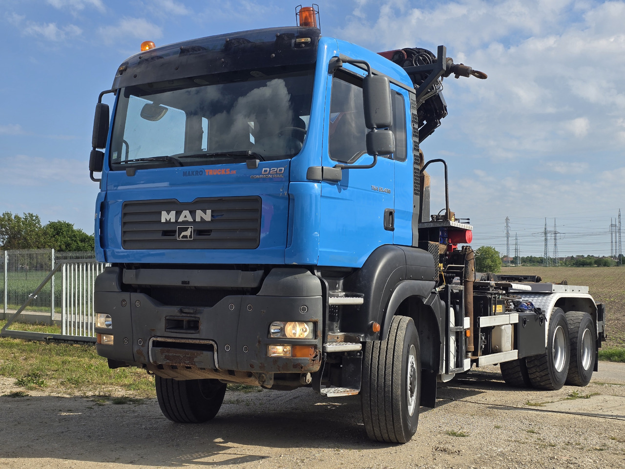 MAN TGA 33.430 6X6 / HMF 1823 K3+REM.CON./ HOOK SYSTEM 2x in stock - Abrollkipper, Autokran: das Bild 2 MAN TGA 33.430 6X6 / HMF 1823 K3+REM.CON./ HOOK SYSTEM 2x in stock - Abrollkipper, Autokran: das Bild 2