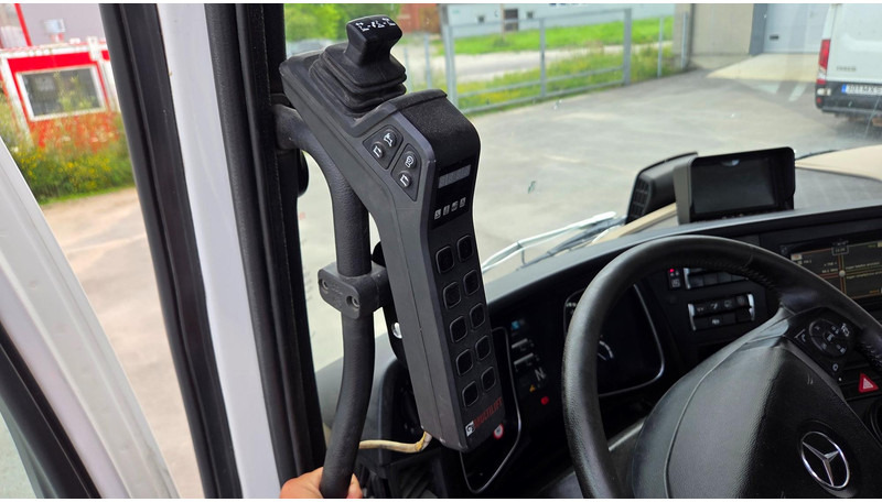 Abrollkipper Mercedes-Benz Actros 2543 6X2*4: das Bild 15