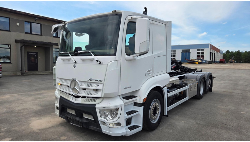 Abrollkipper Mercedes-Benz Actros 2543 6X2*4: das Bild 16